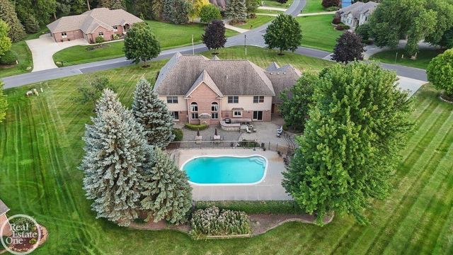 8849 Heatherwood Court, Washington Twp, MI 48095