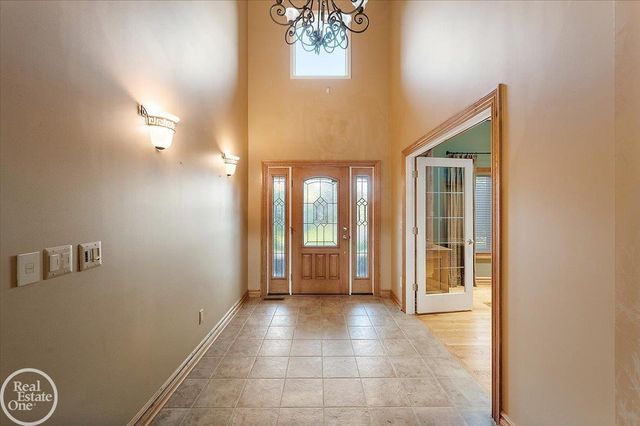 8849 Heatherwood Court, Washington Twp, MI 48095