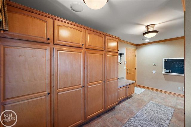 8849 Heatherwood Court, Washington Twp, MI 48095