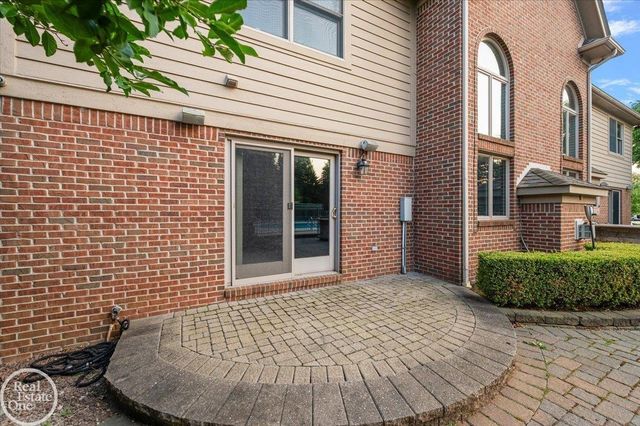8849 Heatherwood Court, Washington Twp, MI 48095