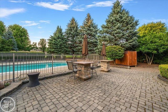 8849 Heatherwood Court, Washington Twp, MI 48095