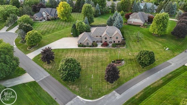 8849 Heatherwood Court, Washington Twp, MI 48095