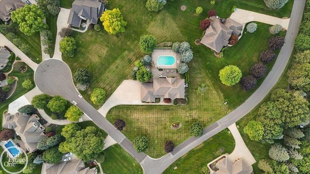 8849 Heatherwood Court, Washington Twp, MI 48095