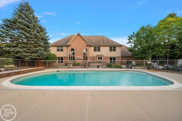 8849 Heatherwood Court, Washington Twp, MI 48095