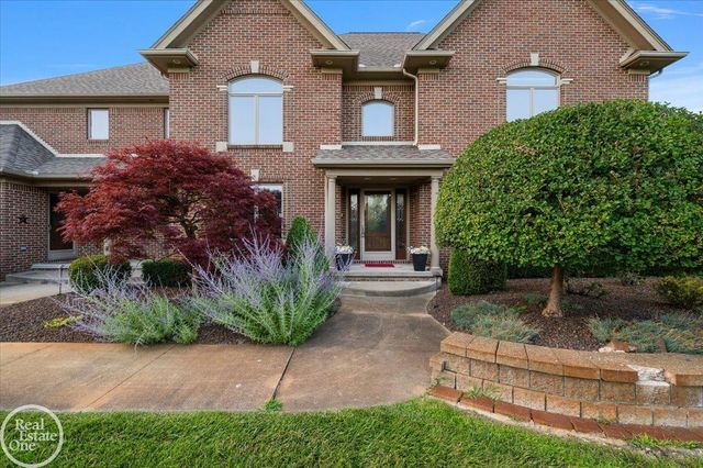 8849 Heatherwood Court, Washington Twp, MI 48095