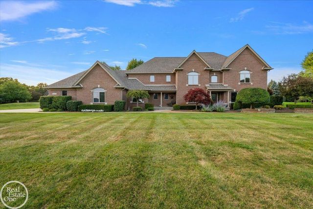 8849 Heatherwood Court, Washington Twp, MI 48095