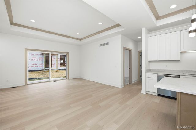 21963 Deer Brook Dr Drive 1, Southfield, MI 48075