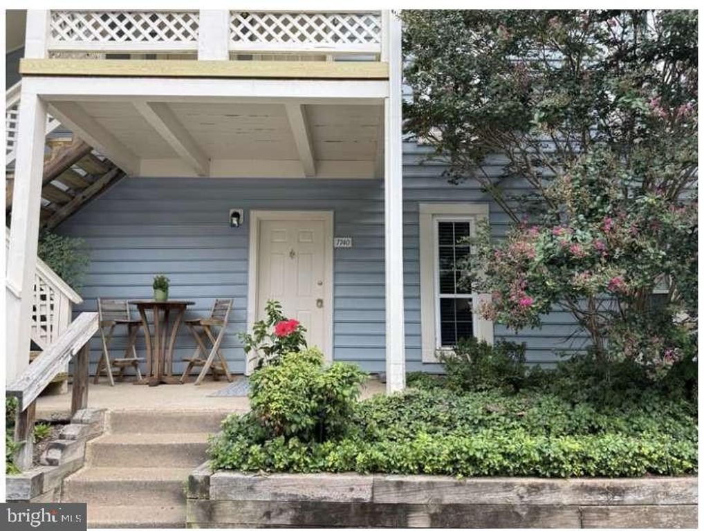 7740 WILLOW POINT DR #7740, Falls Church, VA 22042