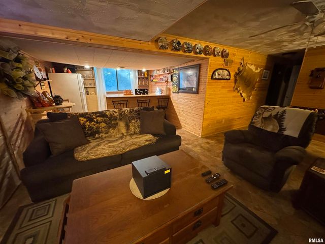 2340 LAFAYETTE Terrace, Clinton, IA 52732