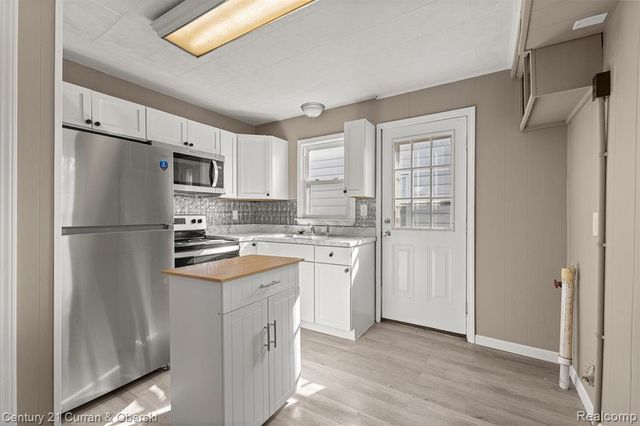 2326 Fisher Street, Melvindale, MI 48122