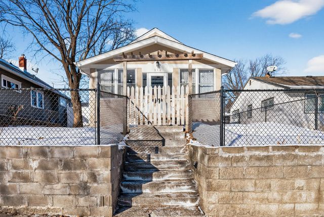 219 Winona Street W, West Saint Paul, MN 55118