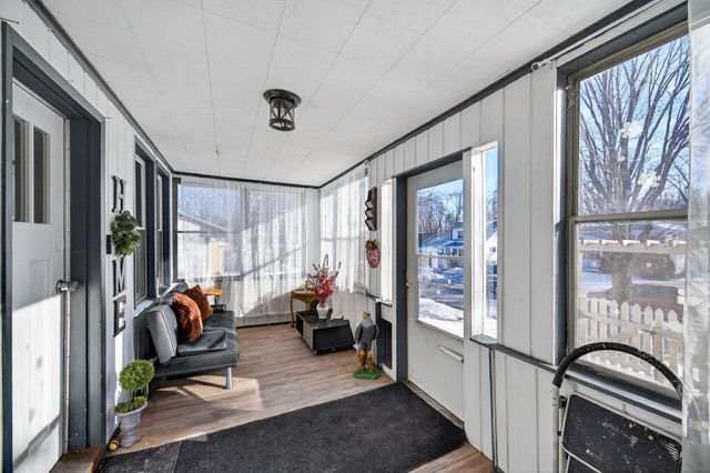 219 Winona Street W, West Saint Paul, MN 55118