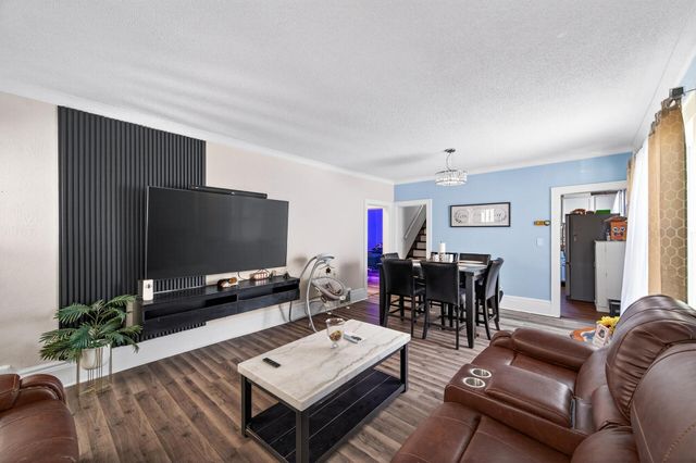 219 Winona Street W, West Saint Paul, MN 55118