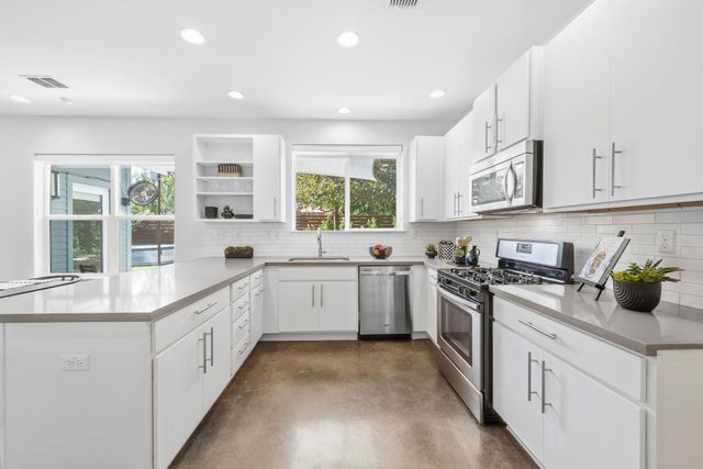 301 W Stassney LN 20, Austin, TX 78745