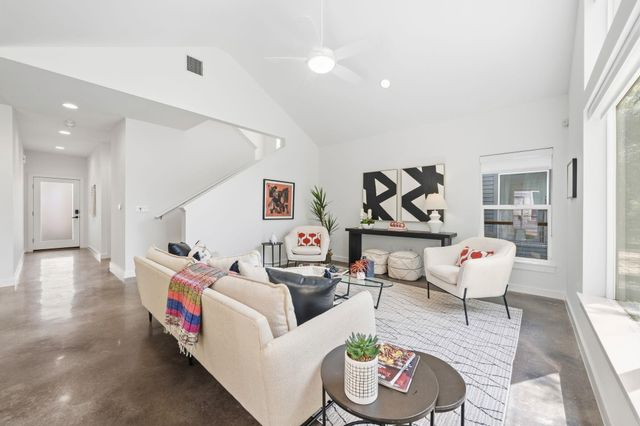 301 W Stassney LN 20, Austin, TX 78745
