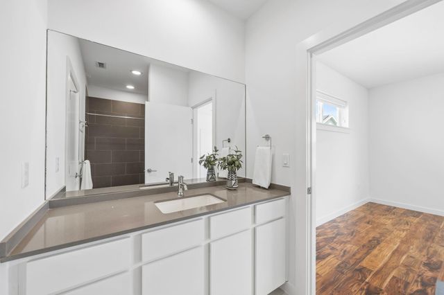 301 W Stassney LN 20, Austin, TX 78745