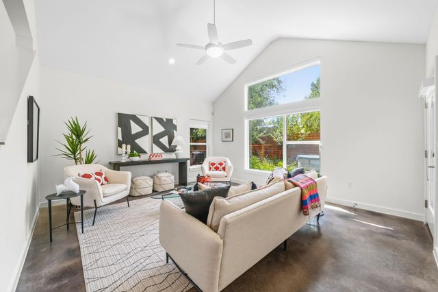 301 W Stassney LN 20, Austin, TX 78745