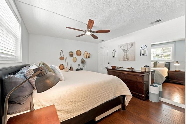 6230 CEDAR STREET NE, St Petersburg, FL 33702