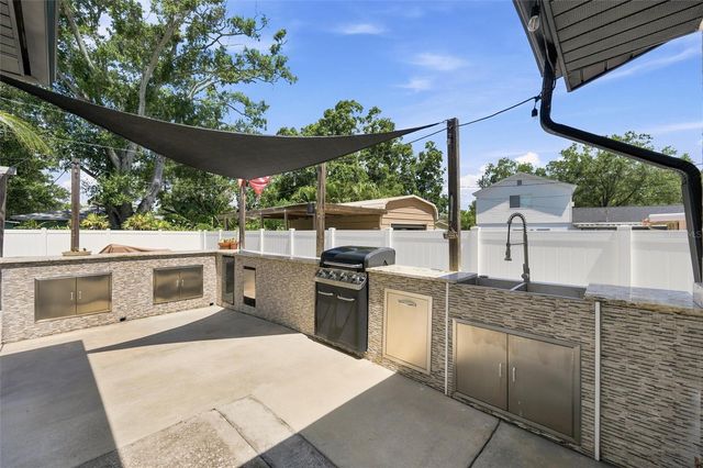 6230 CEDAR STREET NE, St Petersburg, FL 33702