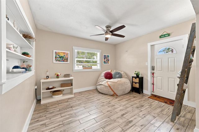 6230 CEDAR STREET NE, St Petersburg, FL 33702