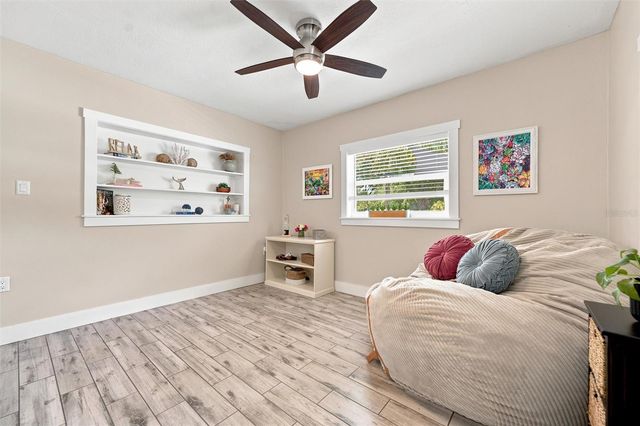 6230 CEDAR STREET NE, St Petersburg, FL 33702