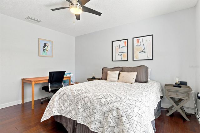 6230 CEDAR STREET NE, St Petersburg, FL 33702