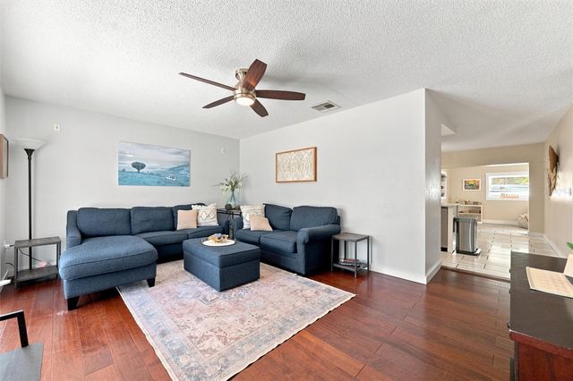 6230 CEDAR STREET NE, St Petersburg, FL 33702