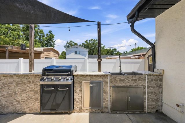 6230 CEDAR STREET NE, St Petersburg, FL 33702