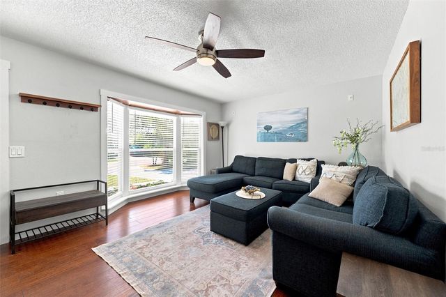 6230 CEDAR STREET NE, St Petersburg, FL 33702