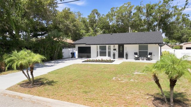 6230 CEDAR STREET NE, St Petersburg, FL 33702