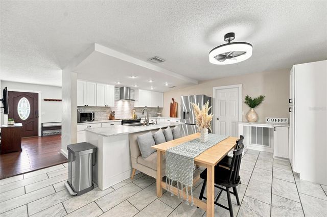 6230 CEDAR STREET NE, St Petersburg, FL 33702