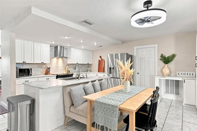 6230 CEDAR STREET NE, St Petersburg, FL 33702
