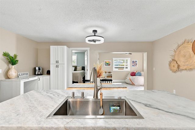 6230 CEDAR STREET NE, St Petersburg, FL 33702