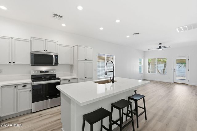 1850 E DEL RIO Street, Gilbert, AZ 85295