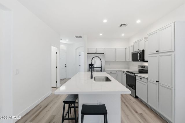 1850 E DEL RIO Street, Gilbert, AZ 85295