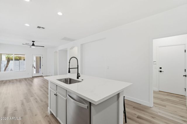 1850 E DEL RIO Street, Gilbert, AZ 85295