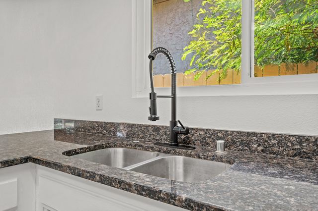 2615 E Norman Drive, Visalia, CA 93292