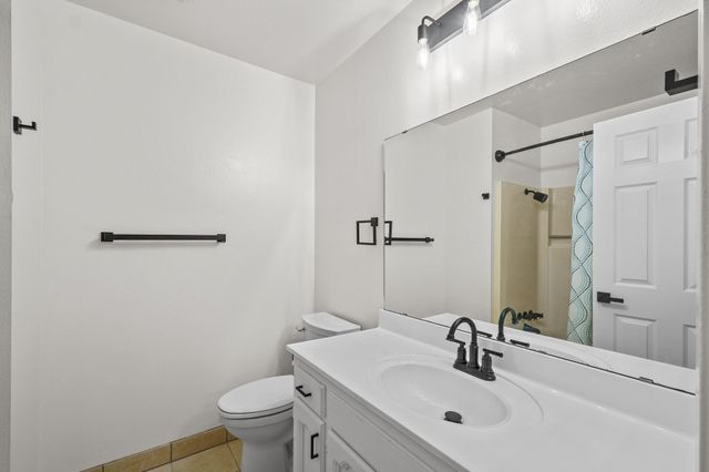 2615 E Norman Drive, Visalia, CA 93292