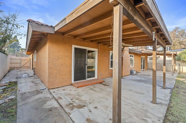 2615 E Norman Drive, Visalia, CA 93292