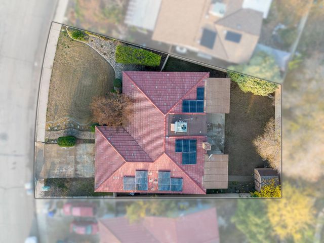 2615 E Norman Drive, Visalia, CA 93292