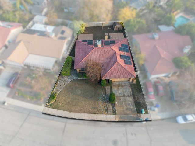 2615 E Norman Drive, Visalia, CA 93292