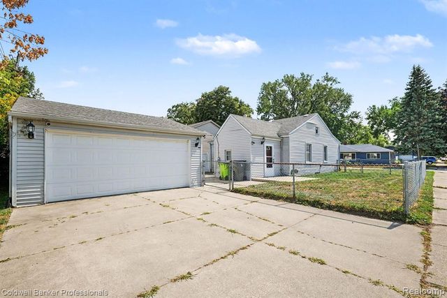 20409 Colman Street, Clinton Township, MI 48035