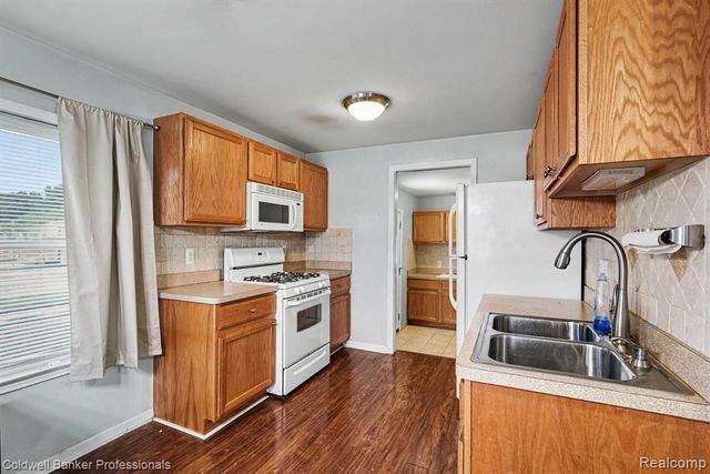 20409 Colman Street, Clinton Township, MI 48035