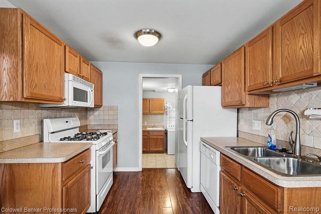 20409 Colman Street, Clinton Township, MI 48035