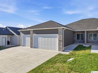 5851 S 95th Street, Lincoln, NE 68526