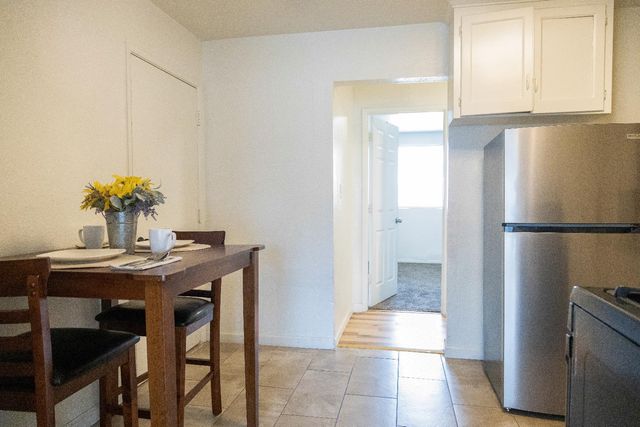 2428 S Poppy Avenue, Fresno, CA 93706