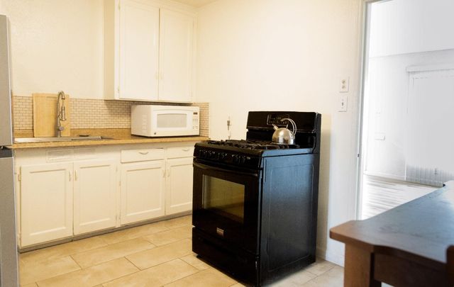 2428 S Poppy Avenue, Fresno, CA 93706