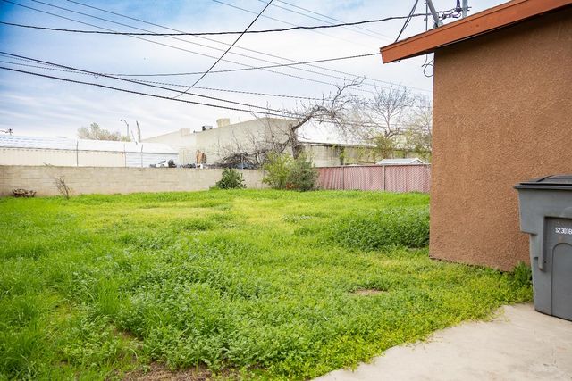 2428 S Poppy Avenue, Fresno, CA 93706