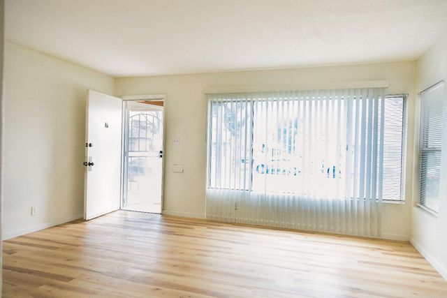 2428 S Poppy Avenue, Fresno, CA 93706