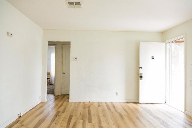 2428 S Poppy Avenue, Fresno, CA 93706